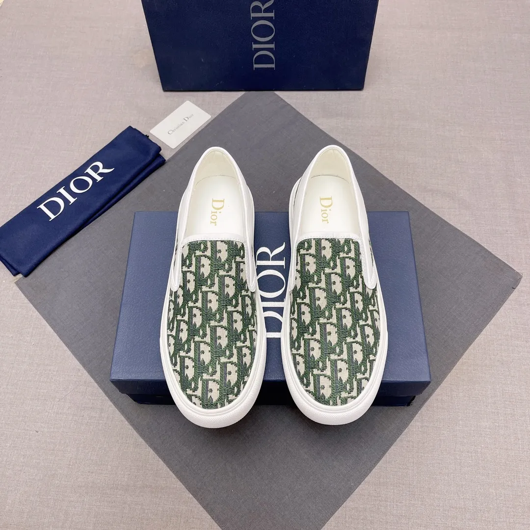 P380, Dior series casual shoes 👟🔥[Dior] Dior's new casual men's shoes are launched in Hong Kong counters. Official website 1:1 production. Original Italian materials. Designed by European and American masters. Perfect shape to create counter quality, solid color rubber wear-resistant outsole and classic dazzling head! Super versatile and very comfortable. High-end without losing taste, fashionable and novel! ! Absolute focus! Code number: 38-44, four colors available (45 can be customized, cannot be returned or exchanged) No. 005